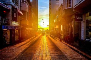 Leia mais sobre o artigo “Como a realidade virtual vai revolucionar os negócios em 2026”